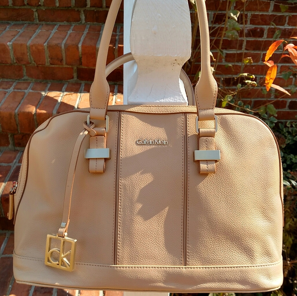 Roomy Leather Calvin Klein Bag